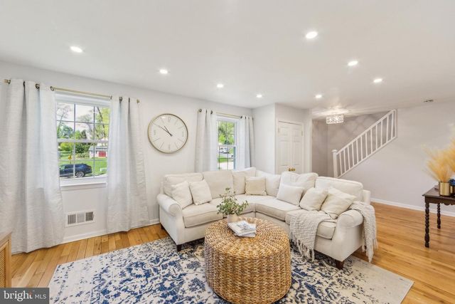 19 OAK HILL CIRCLE, Malvern, PA 19355