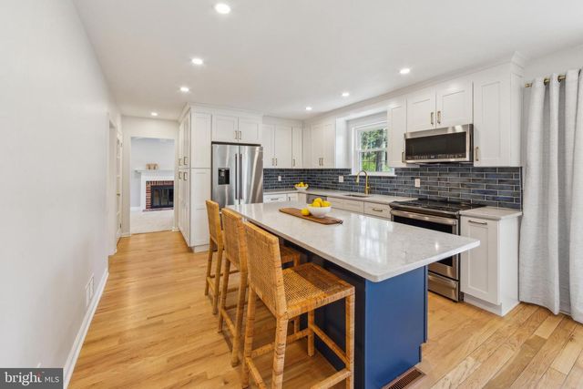 19 OAK HILL CIRCLE, Malvern, PA 19355