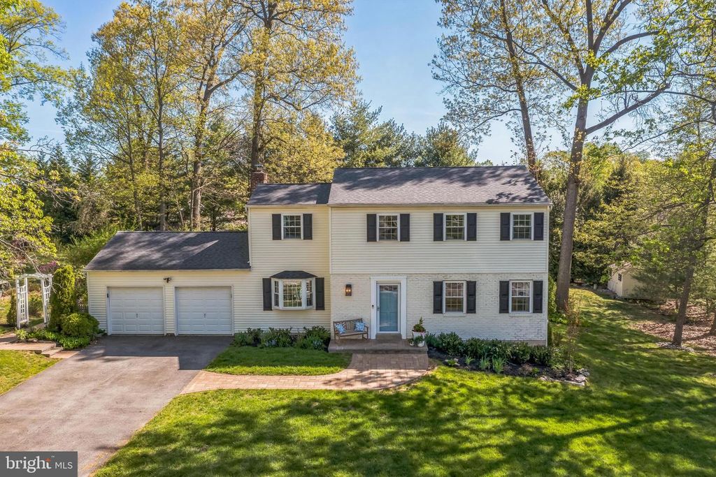 19 OAK HILL CIRCLE, Malvern, PA 19355