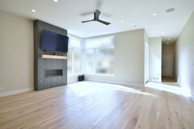 254 N Addison Avenue, Elmhurst, IL 60126