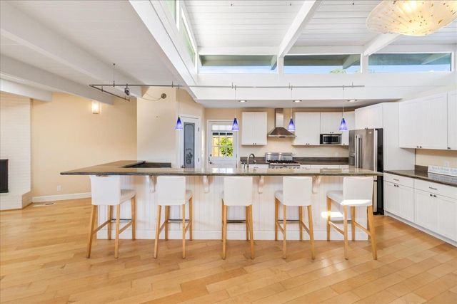 511 Cliff Drive, Aptos, CA 95003