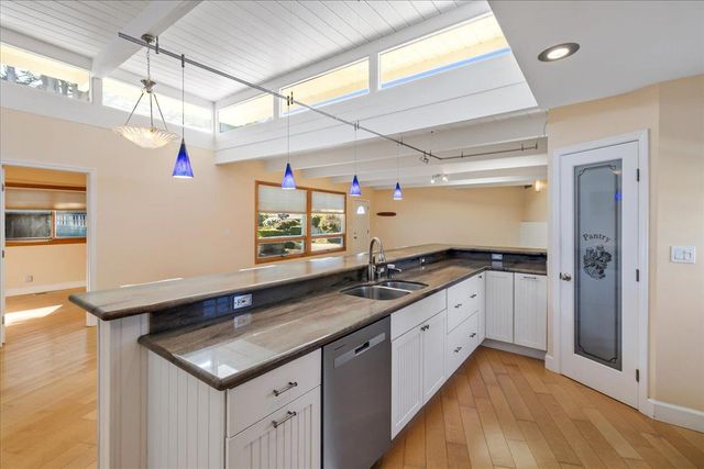 511 Cliff Drive, Aptos, CA 95003