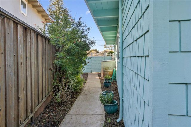 511 Cliff Drive, Aptos, CA 95003