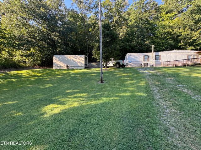 3434 Bridges Chapel Rd, Dandridge, TN 37725