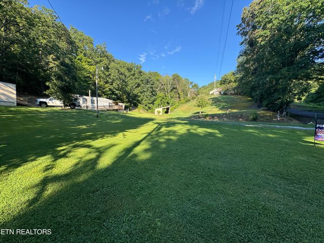 3434 Bridges Chapel Rd, Dandridge, TN 37725
