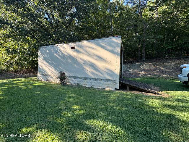 3434 Bridges Chapel Rd, Dandridge, TN 37725