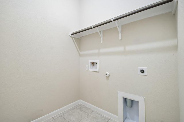 280 Rimrock CT, Bastrop, TX 78602