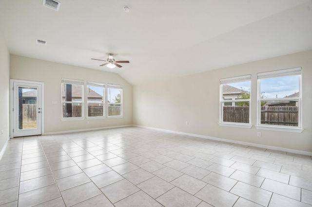 280 Rimrock CT, Bastrop, TX 78602