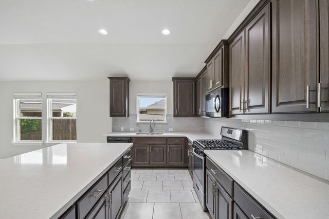 280 Rimrock CT, Bastrop, TX 78602