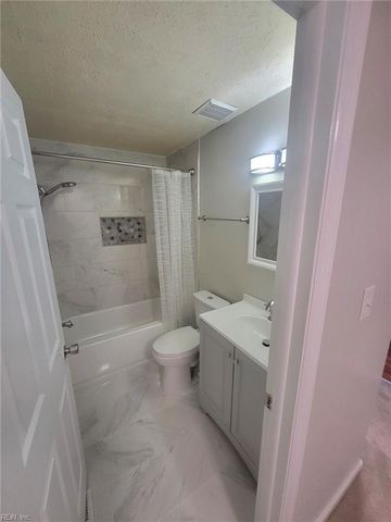 47 Lucinda CT, Hampton, VA 23666