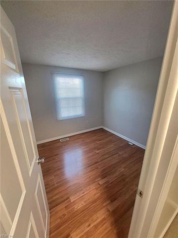 47 Lucinda CT, Hampton, VA 23666