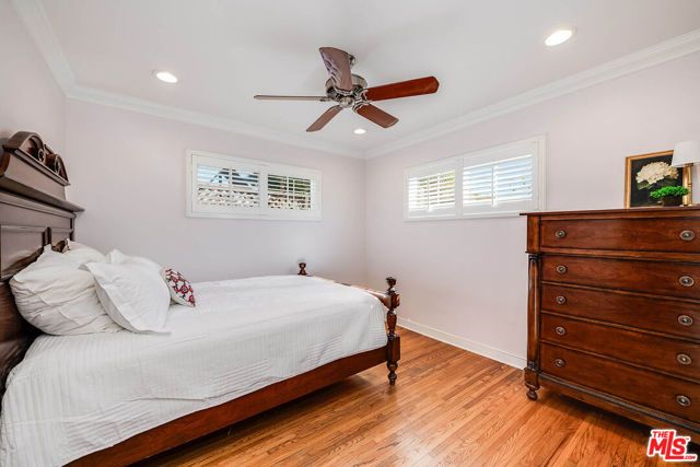 7321 Oakwood Avenue, Los Angeles, CA 90036