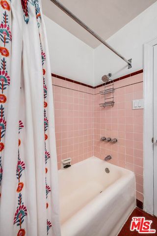 7321 Oakwood Avenue, Los Angeles, CA 90036