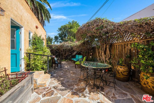 7321 Oakwood Avenue, Los Angeles, CA 90036