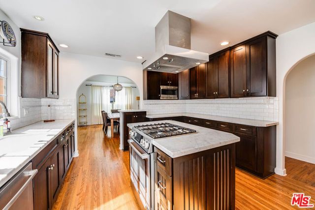 7321 Oakwood Avenue, Los Angeles, CA 90036