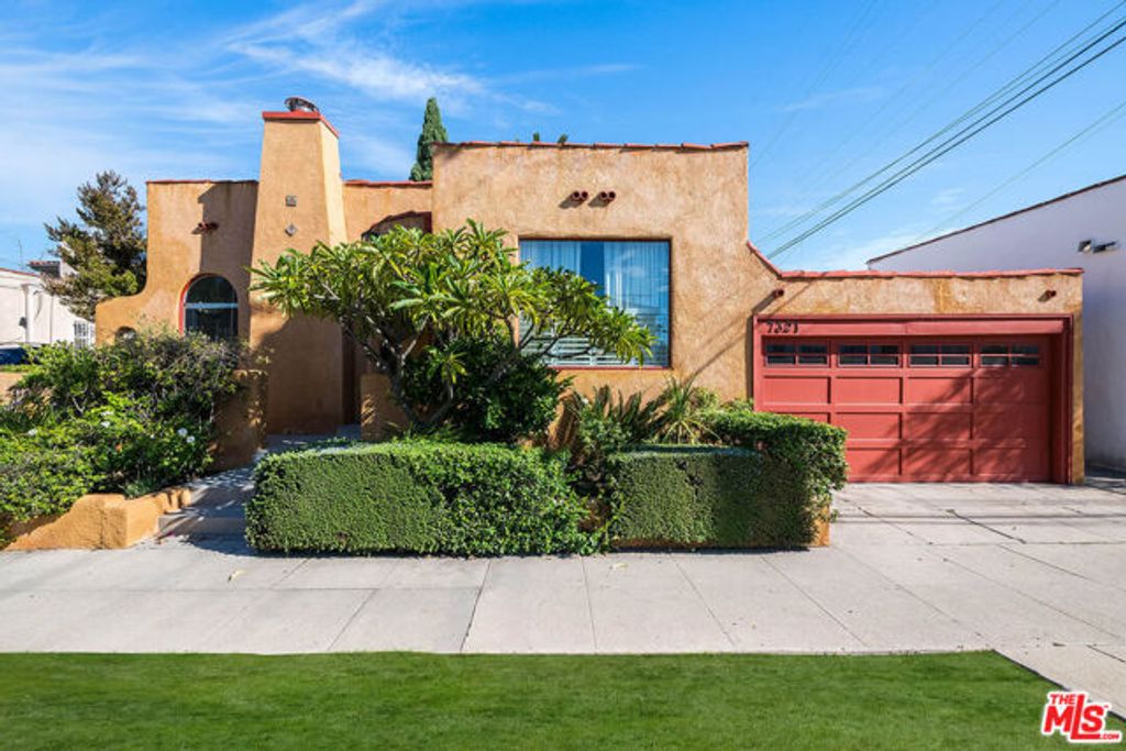 7321 Oakwood Avenue, Los Angeles, CA 90036