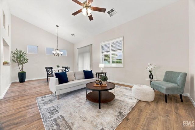 10006 Allspice Rose Court, Bakersfield, CA 93311
