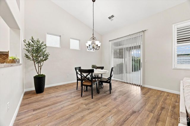 10006 Allspice Rose Court, Bakersfield, CA 93311