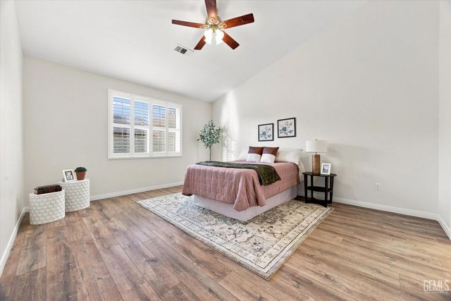 10006 Allspice Rose Court, Bakersfield, CA 93311