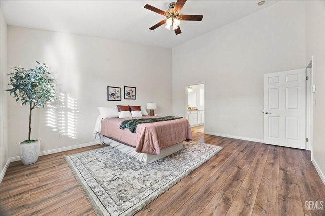 10006 Allspice Rose Court, Bakersfield, CA 93311
