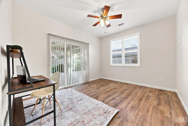 10006 Allspice Rose Court, Bakersfield, CA 93311