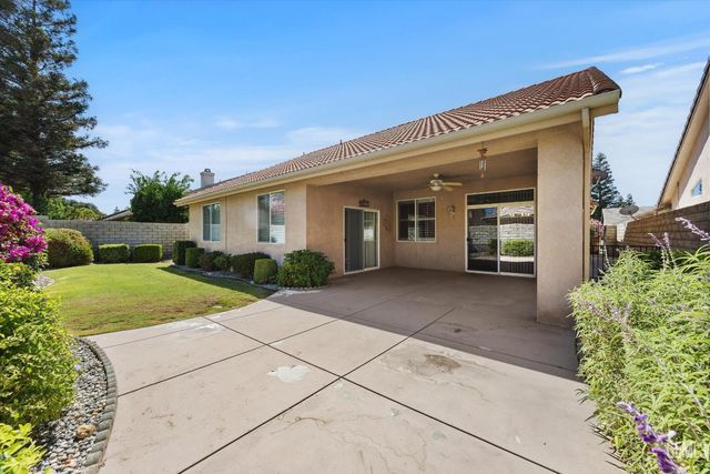 10006 Allspice Rose Court, Bakersfield, CA 93311
