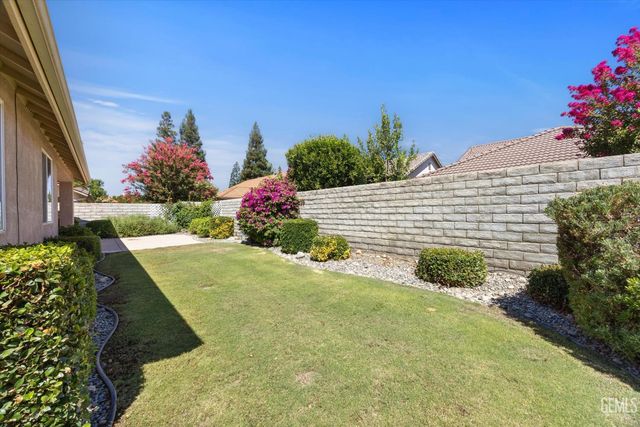 10006 Allspice Rose Court, Bakersfield, CA 93311