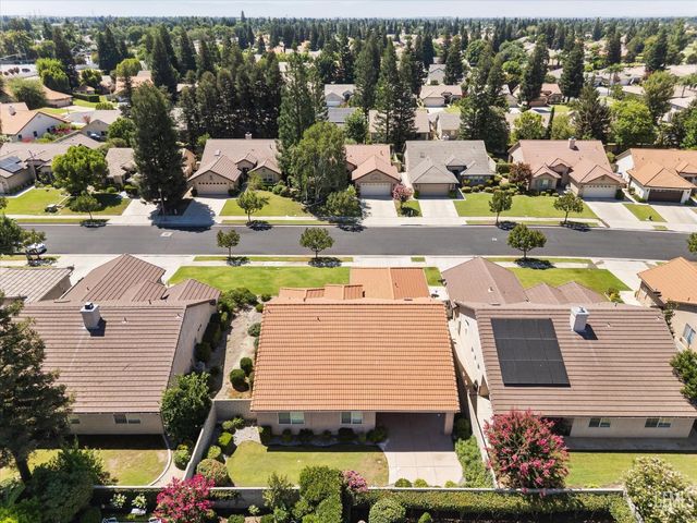 10006 Allspice Rose Court, Bakersfield, CA 93311