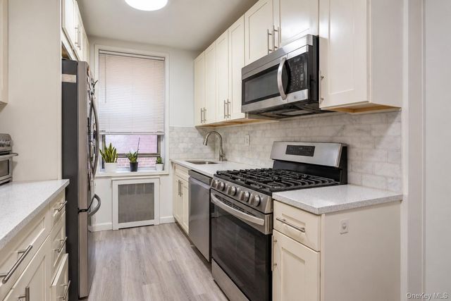 16 Main Street 1Q, East Rockaway, NY 11518