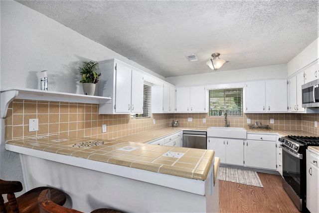 1507 Donovan, Baytown, TX 77520