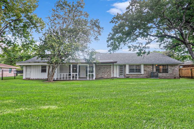 1507 Donovan, Baytown, TX 77520