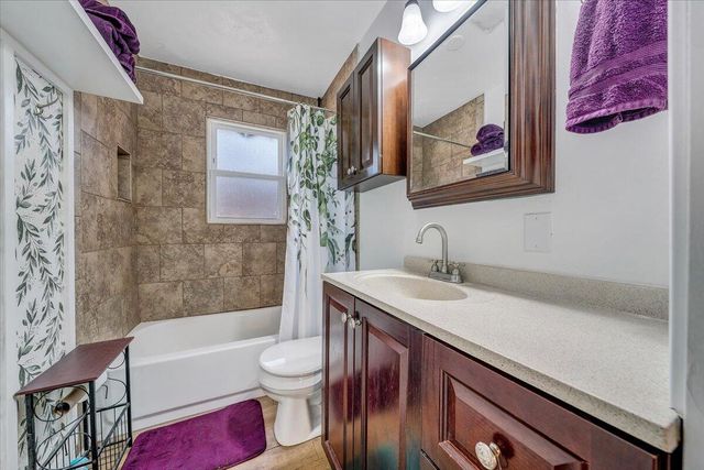 6847 Crowell Gap RD, Roanoke, VA 24014