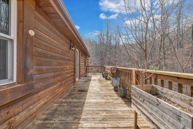 6847 Crowell Gap RD, Roanoke, VA 24014