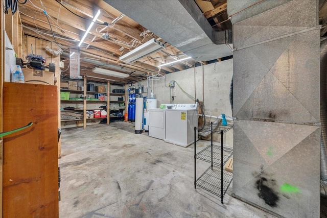 6847 Crowell Gap RD, Roanoke, VA 24014