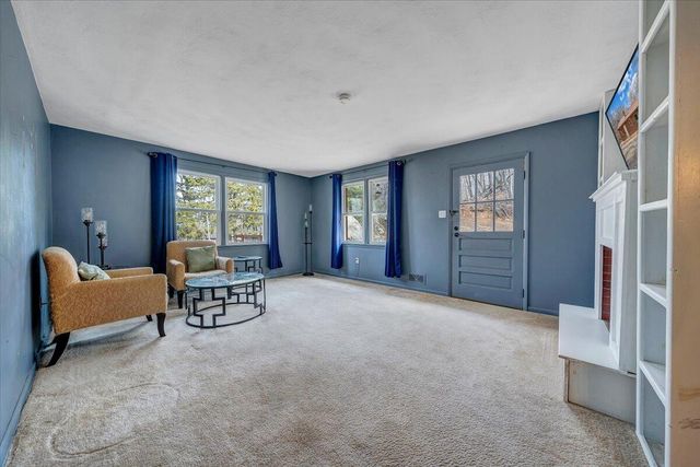 6847 Crowell Gap RD, Roanoke, VA 24014