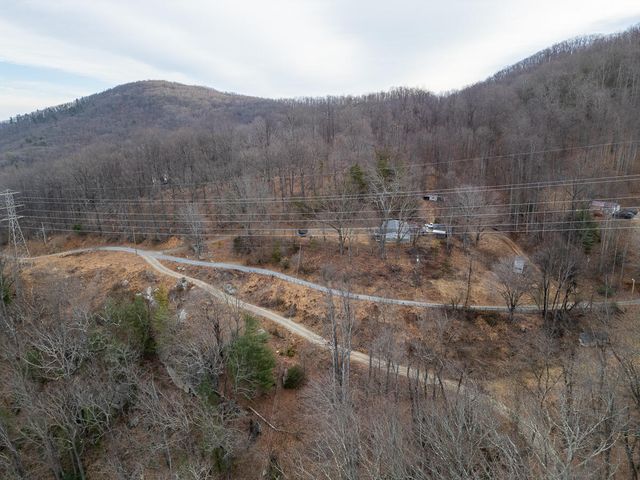6847 Crowell Gap RD, Roanoke, VA 24014