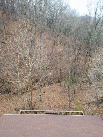 6847 Crowell Gap RD, Roanoke, VA 24014