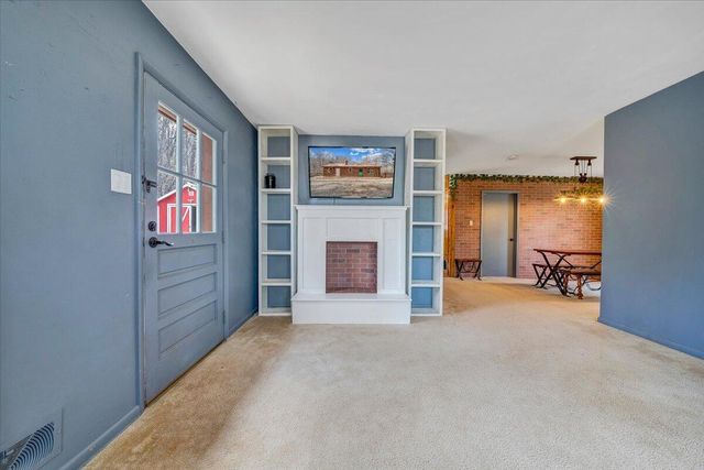 6847 Crowell Gap RD, Roanoke, VA 24014