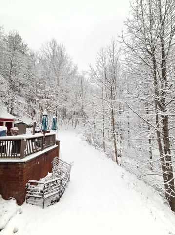 6847 Crowell Gap RD, Roanoke, VA 24014