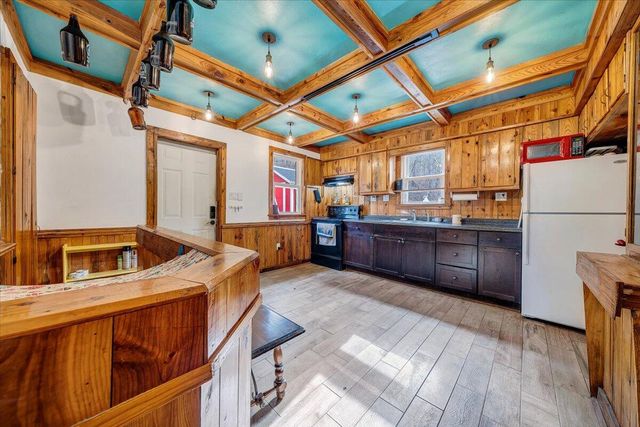 6847 Crowell Gap RD, Roanoke, VA 24014