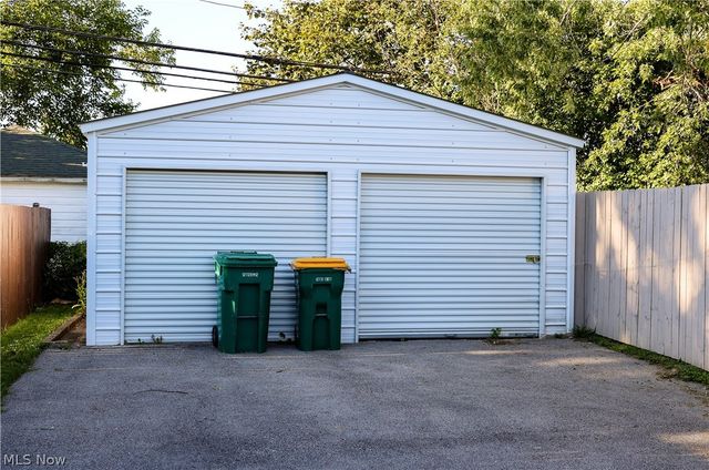 20657 Bowling Green Road, Maple Heights, OH 44137