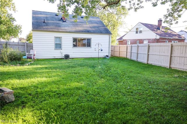 20657 Bowling Green Road, Maple Heights, OH 44137