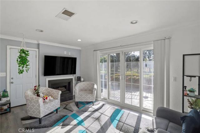 1981 W Bayshore, Anaheim, CA 92801