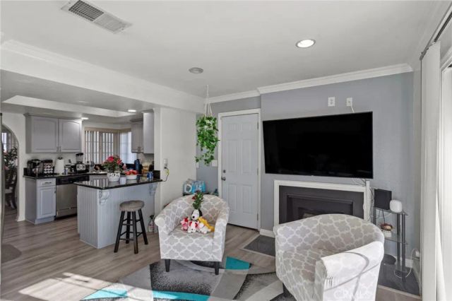 1981 W Bayshore, Anaheim, CA 92801