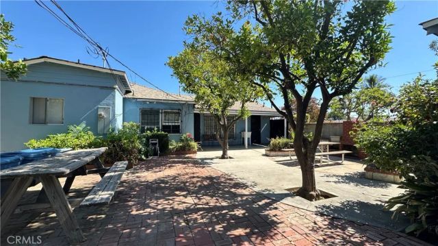 19400 Scroll, Reseda, CA 91335