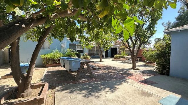 19400 Scroll, Reseda, CA 91335