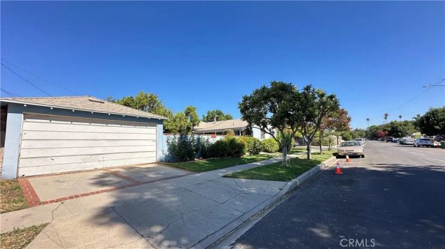 19400 Scroll, Reseda, CA 91335