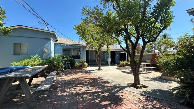 19400 Scroll, Reseda, CA 91335