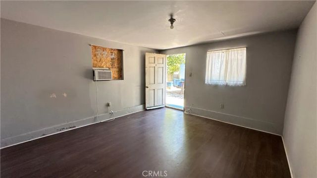 19400 Scroll, Reseda, CA 91335