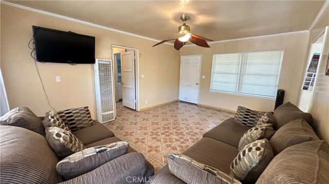 19400 Scroll, Reseda, CA 91335